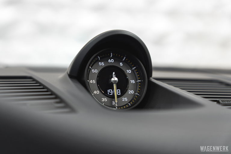 Porsche 992 GT3 Touring