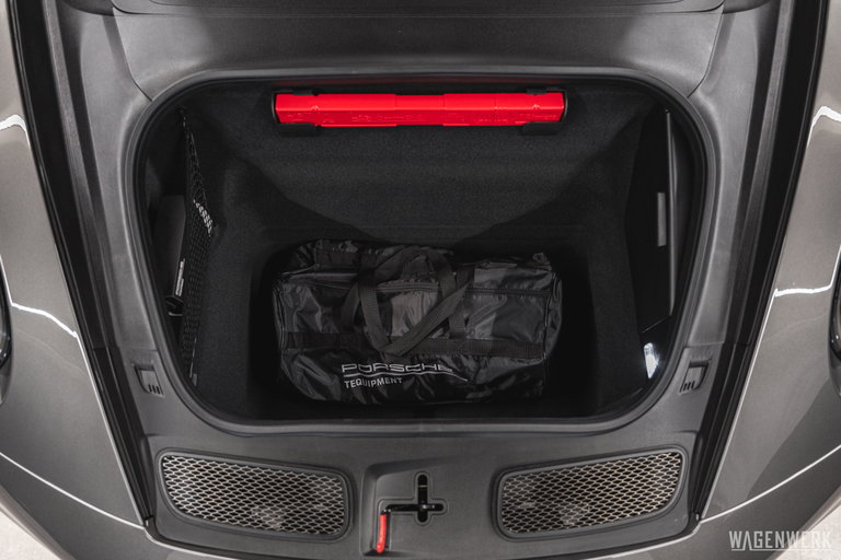 Porsche 992 GT3 Touring