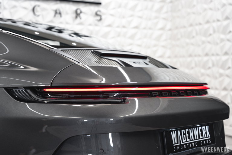 Porsche 992 GT3 Touring