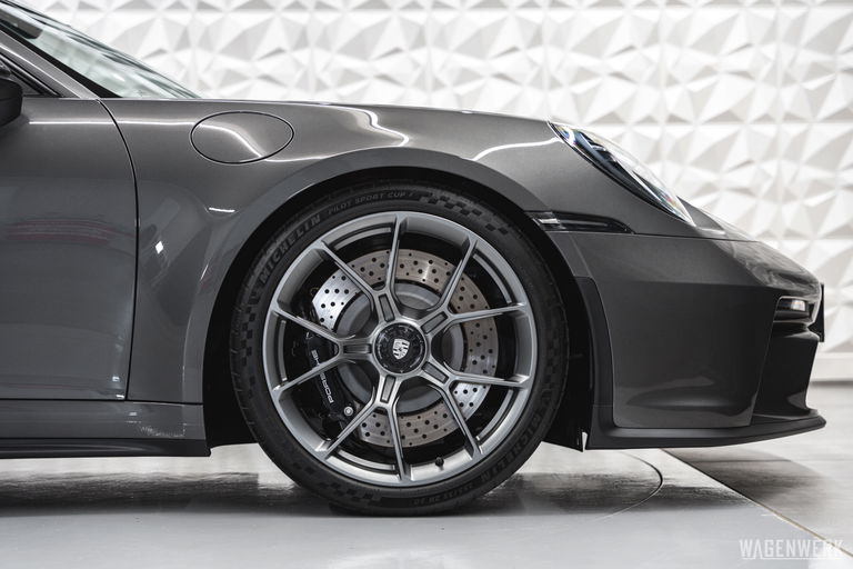 Porsche 992 GT3 Touring