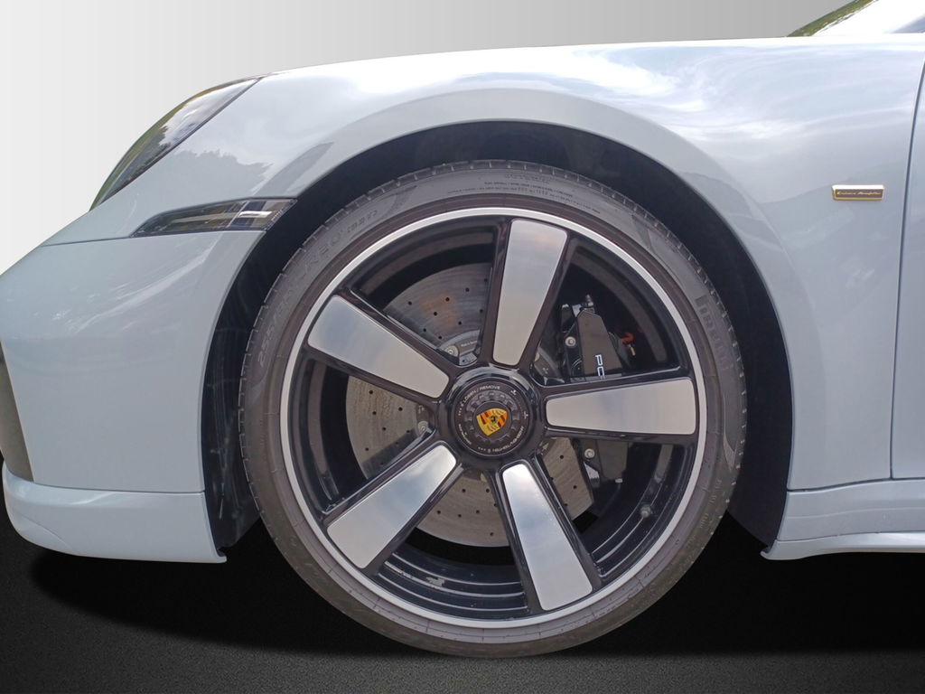 Porsche 992 Sport Classic