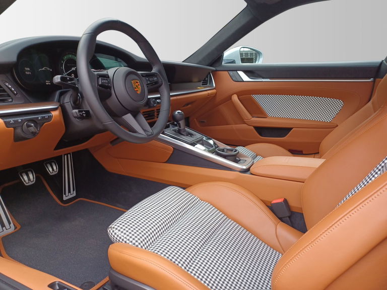 Porsche 992 Sport Classic