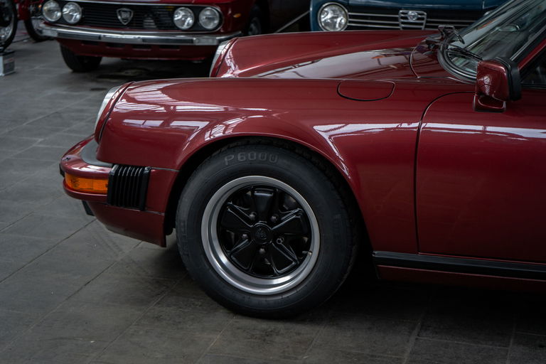 Porsche 911 Carrera 3.2 (US)