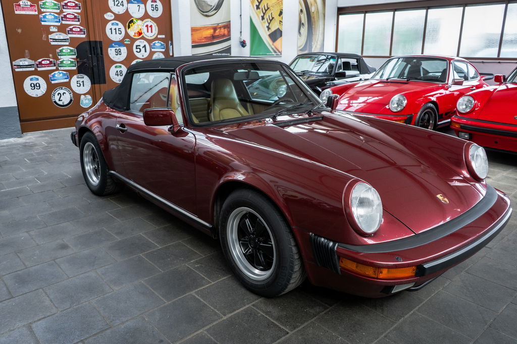 Porsche 911 Carrera 3.2 (US)