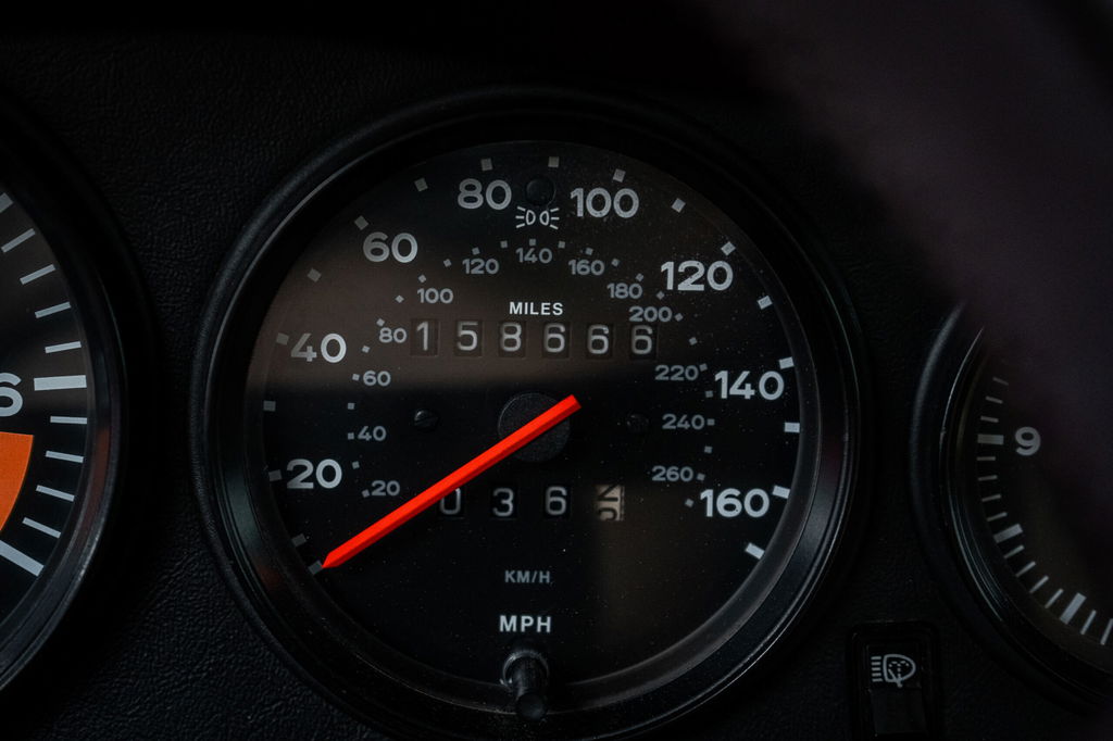 Porsche 911 Carrera 3.2 (US)