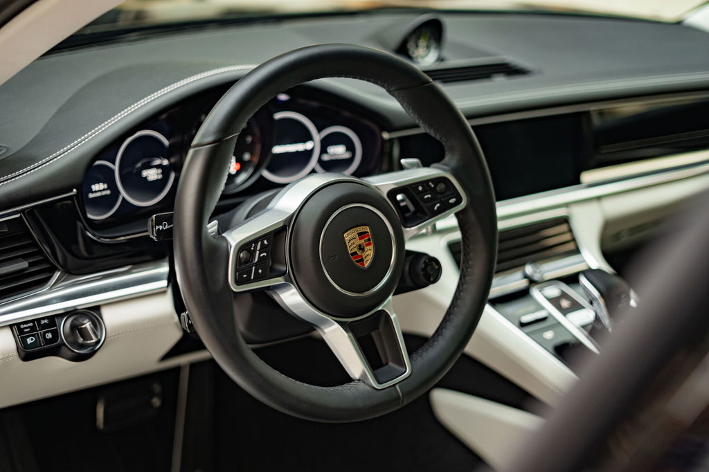 Porsche Panamera 4 E-Hybrid