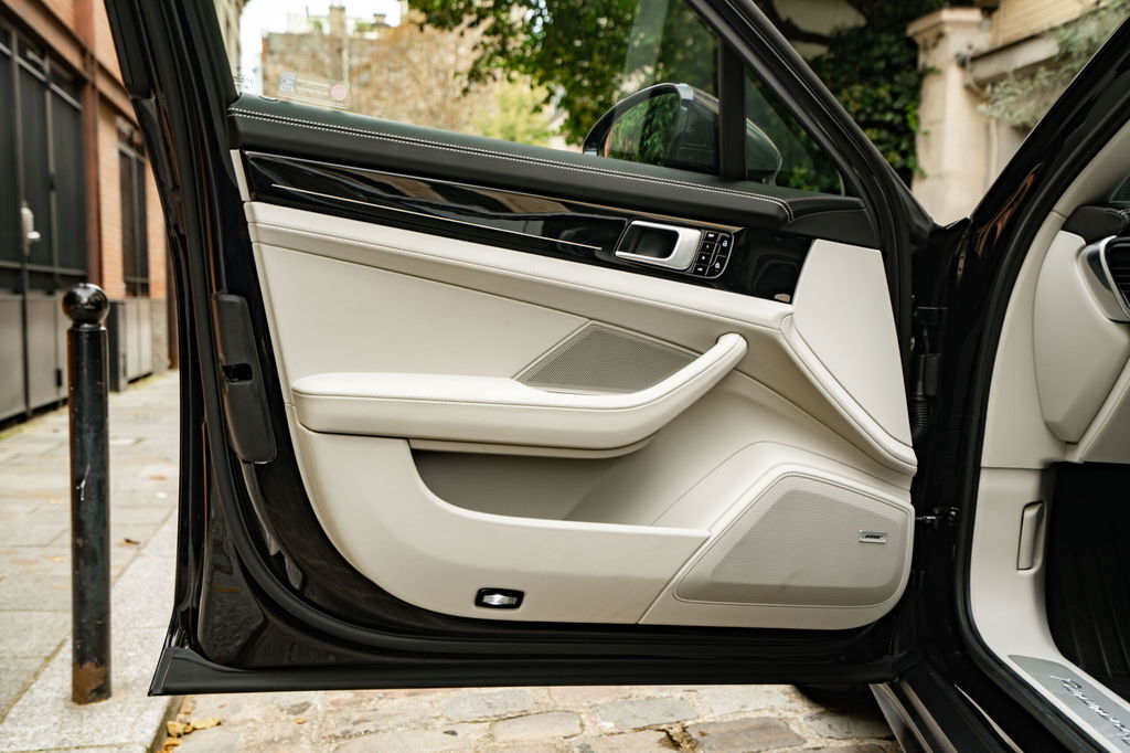 Porsche Panamera 4 E-Hybrid