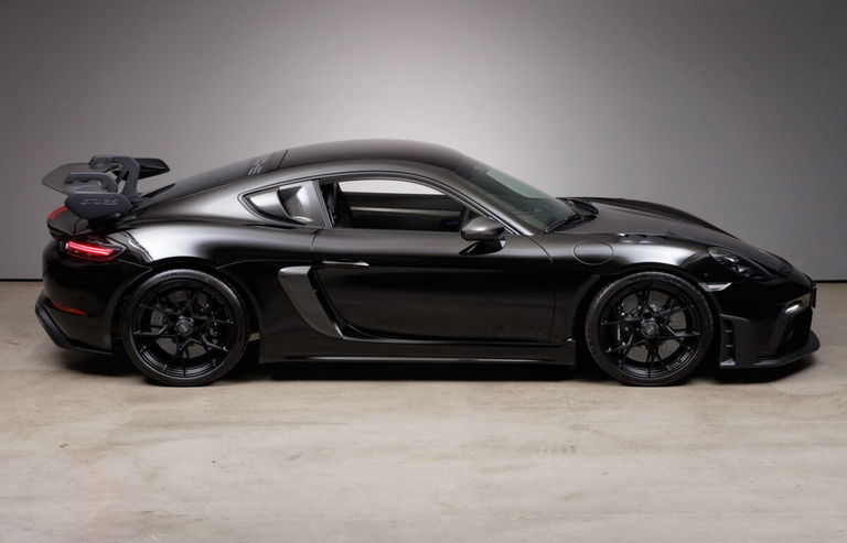 Porsche 718 Cayman GT4 RS