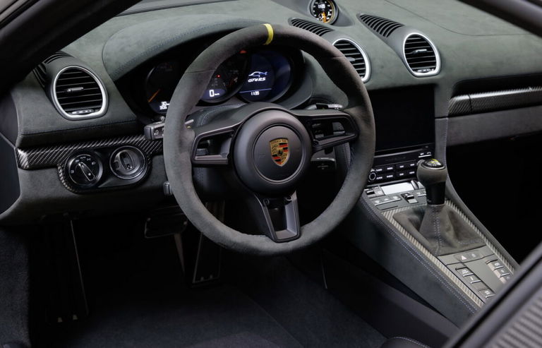 Porsche 718 Cayman GT4 RS