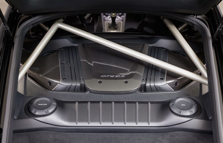 Porsche 718 Cayman GT4 RS