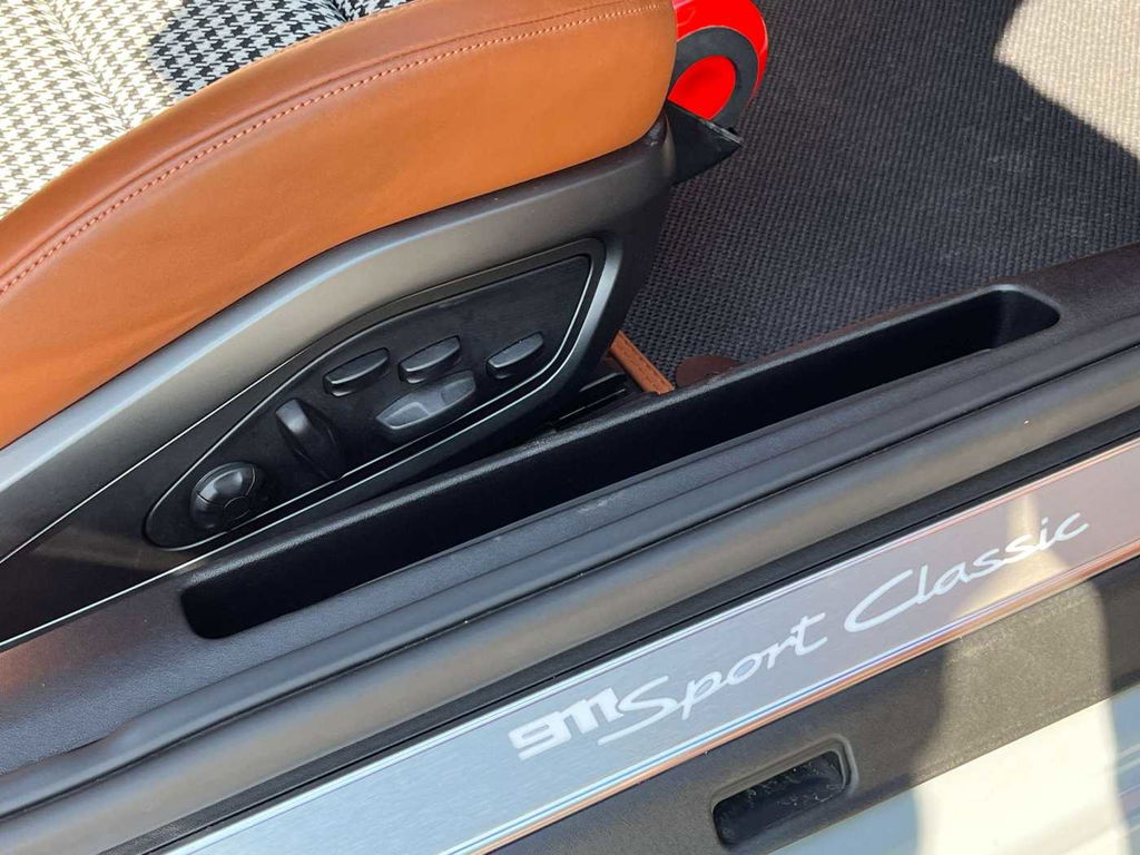 Porsche 992 Sport Classic