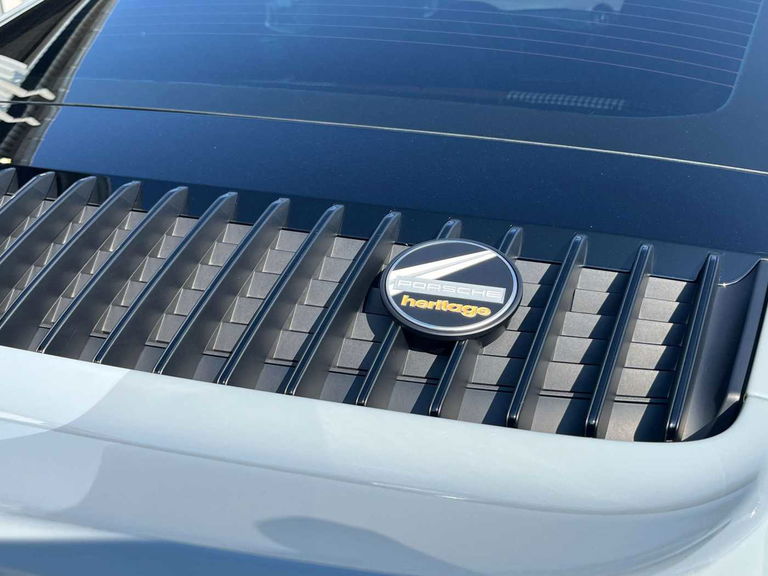 Porsche 992 Sport Classic