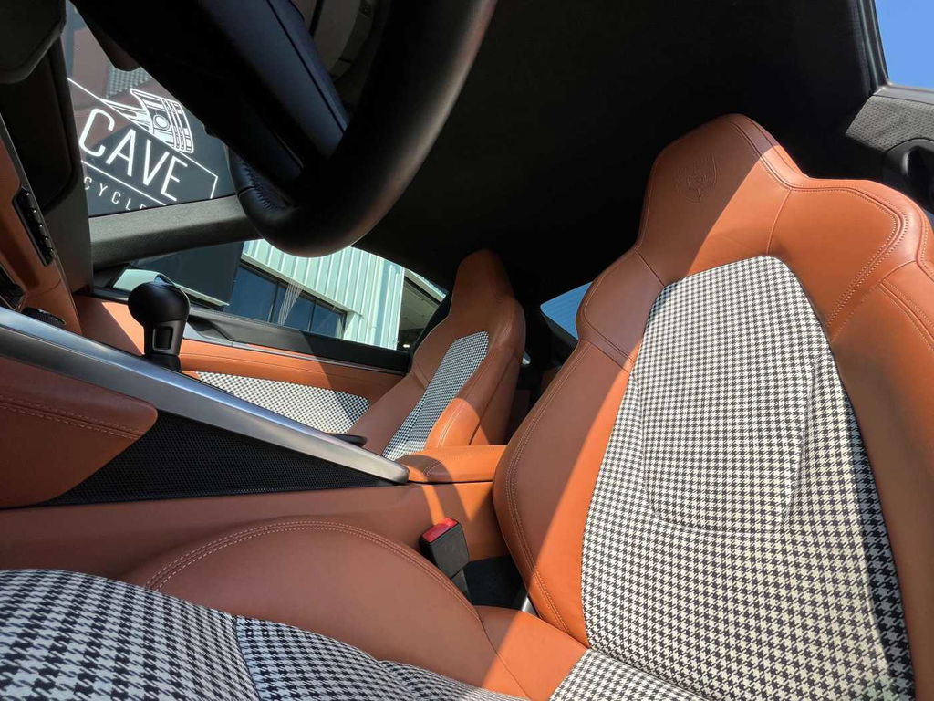 Porsche 992 Sport Classic