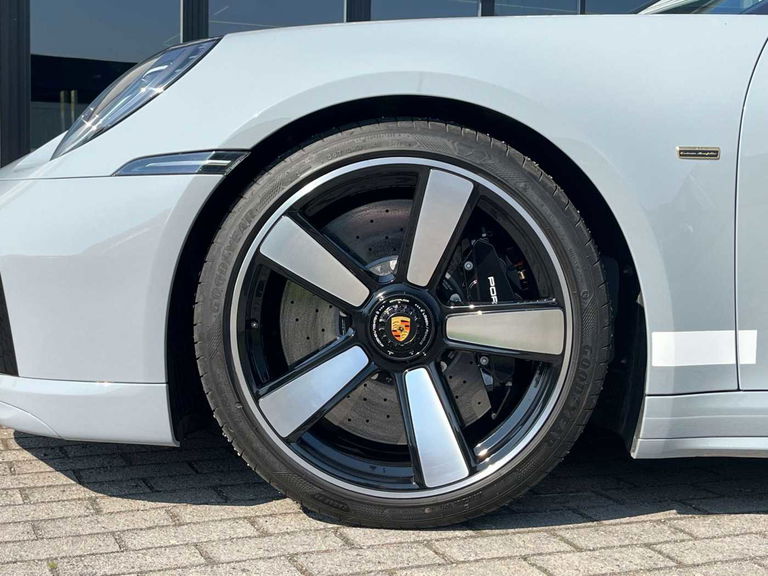 Porsche 992 Sport Classic