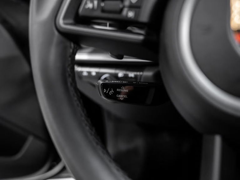 Porsche 992 Carrera
