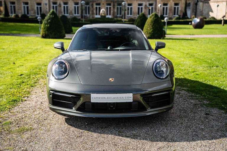 Porsche 992 Carrera 4S