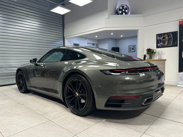 Porsche 992 Carrera