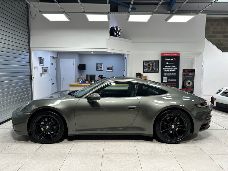 Porsche 992 Carrera