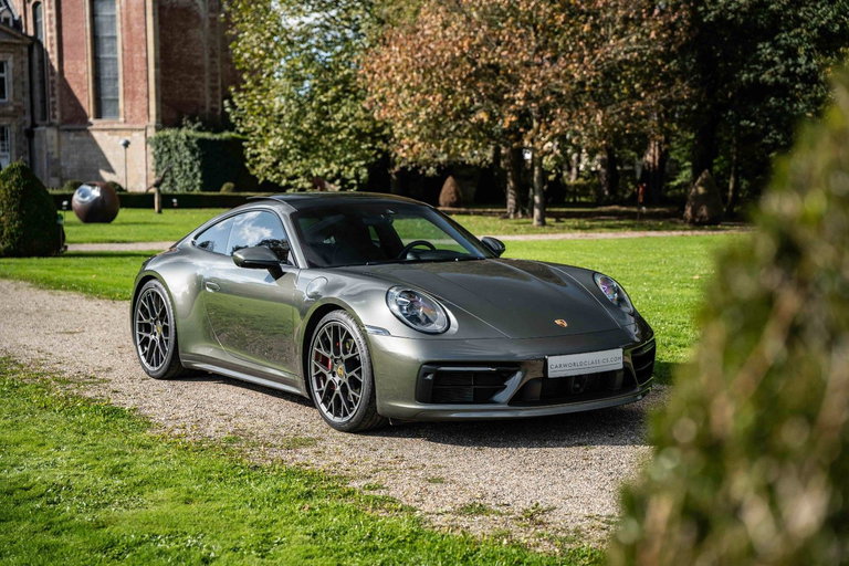 Porsche 992 Carrera 4S