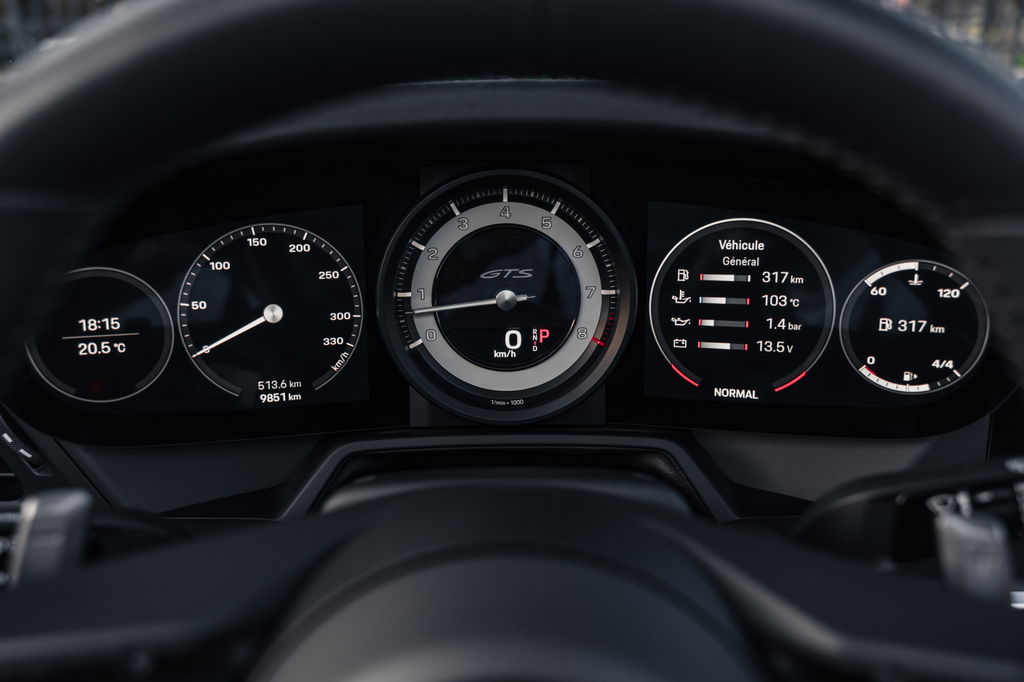 Porsche 992 Carrera 4 GTS