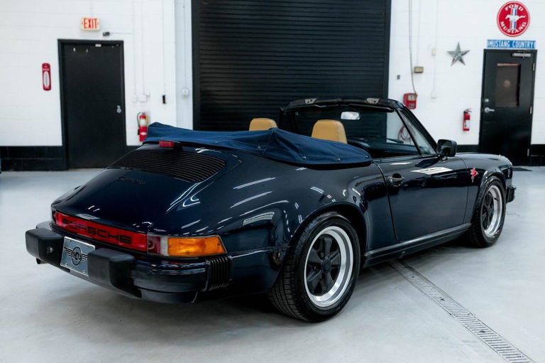 Porsche 911 Carrera 3.2 (US)