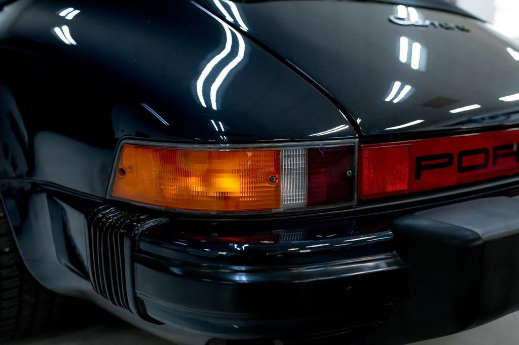 Porsche 911 Carrera 3.2 (US)