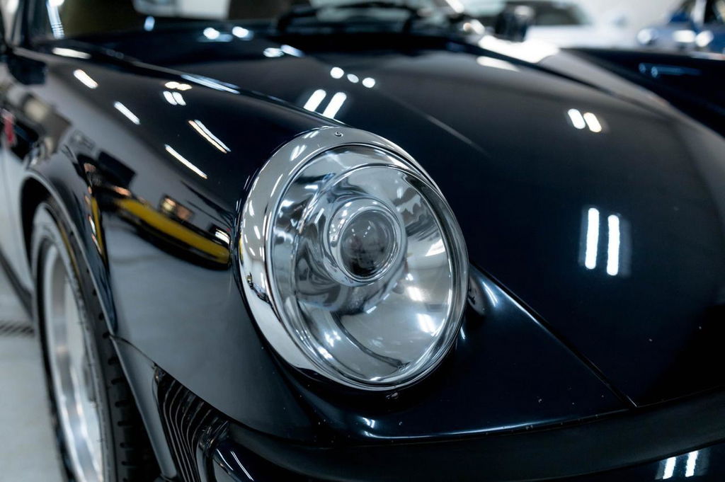 Porsche 911 Carrera 3.2 (US)