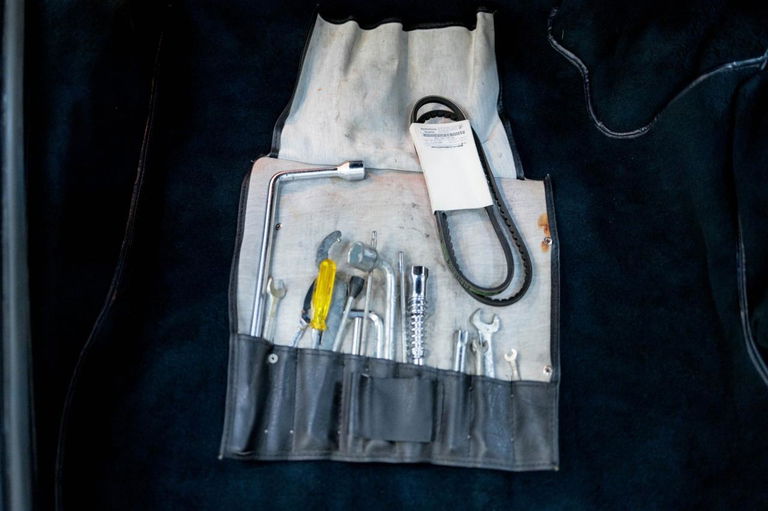 Porsche 911 Carrera 3.2 (US)