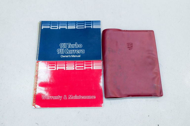 Porsche 911 Carrera 3.2 (US)