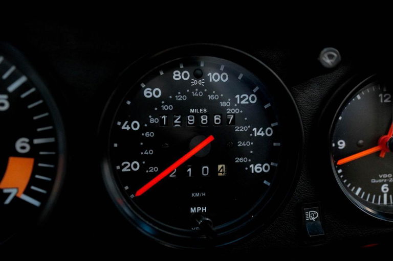 Porsche 911 Carrera 3.2 (US)