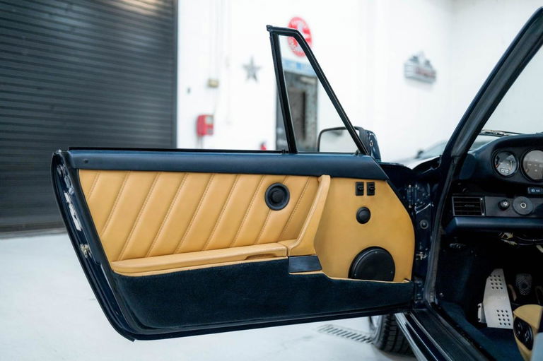 Porsche 911 Carrera 3.2 (US)