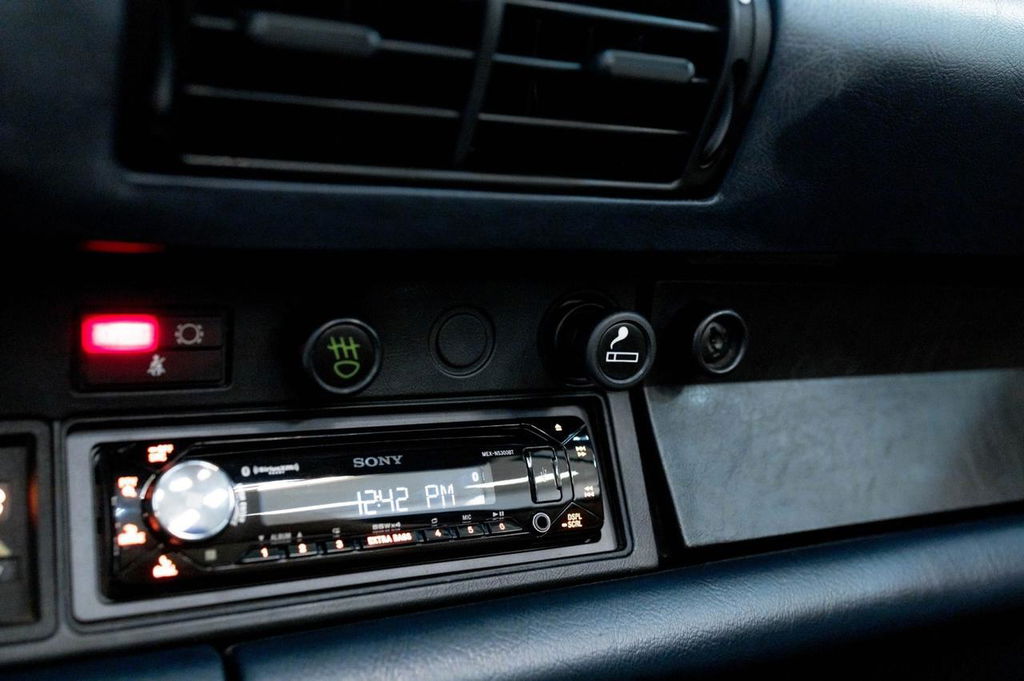 Porsche 911 Carrera 3.2 (US)