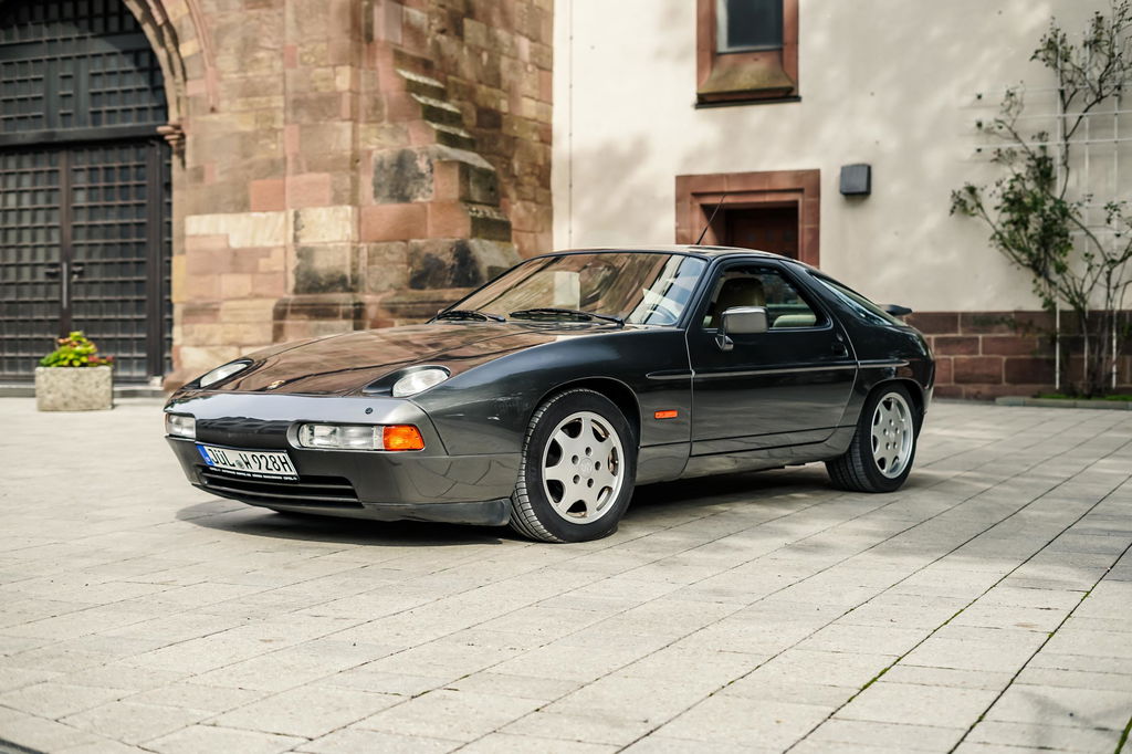 Porsche 928 GT