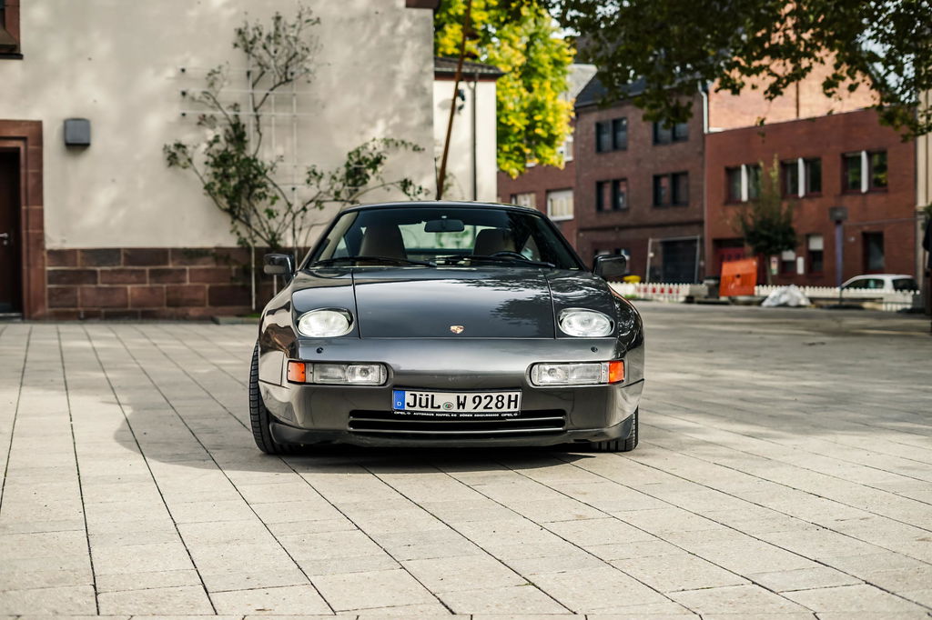 Porsche 928 GT