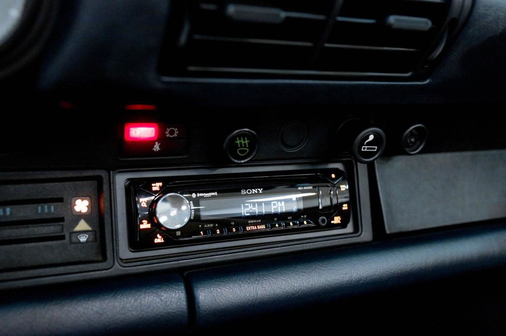 Porsche 911 Carrera 3.2 (US)