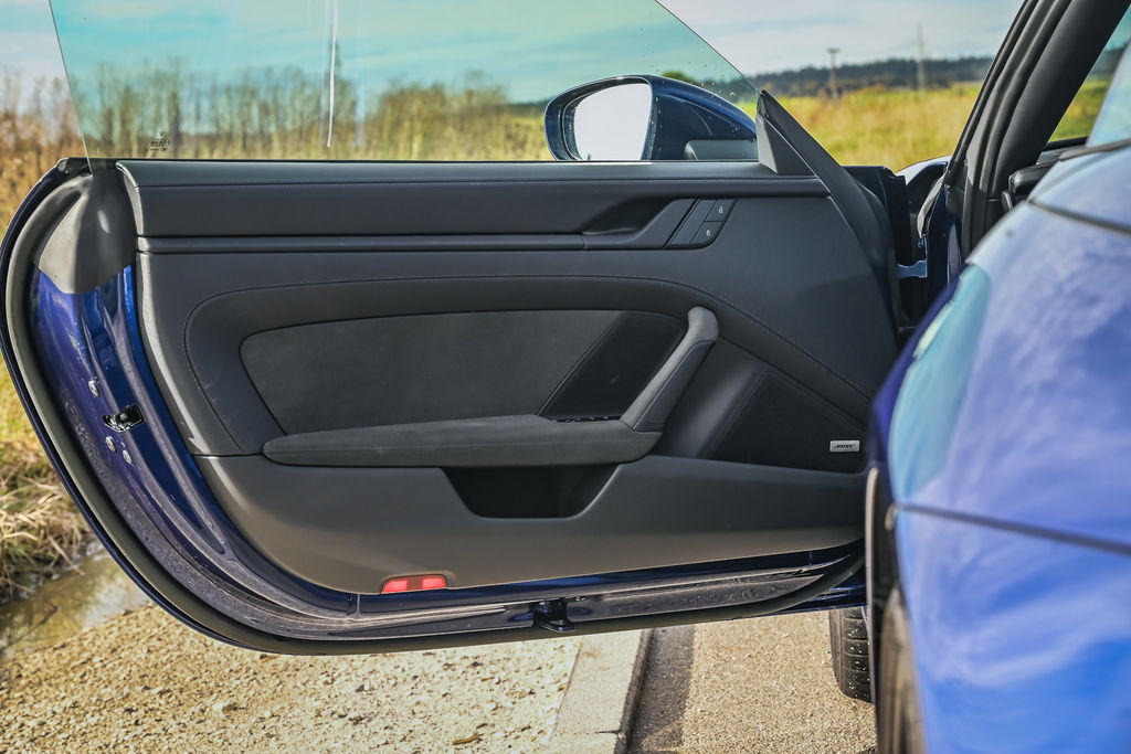 Porsche 992 Carrera GTS