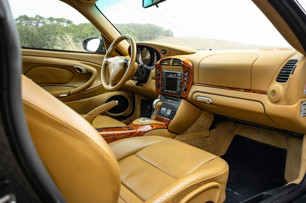 Porsche 996 Carrera 4