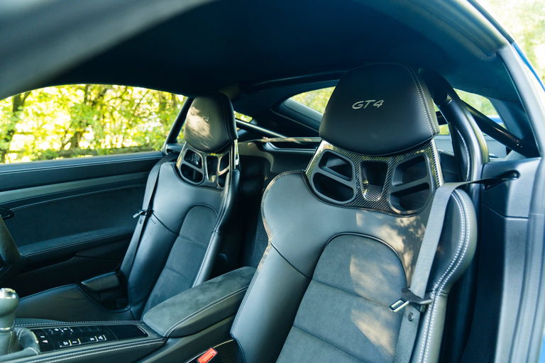 Porsche 718 Cayman GT4