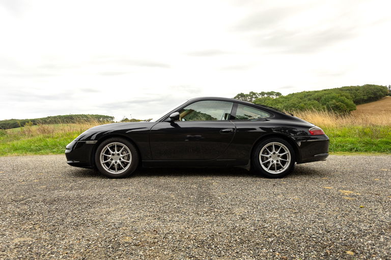 Porsche 996 Carrera 4