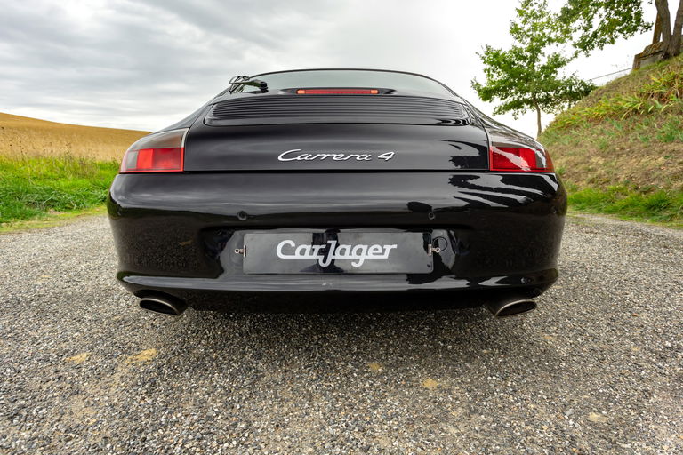 Porsche 996 Carrera 4