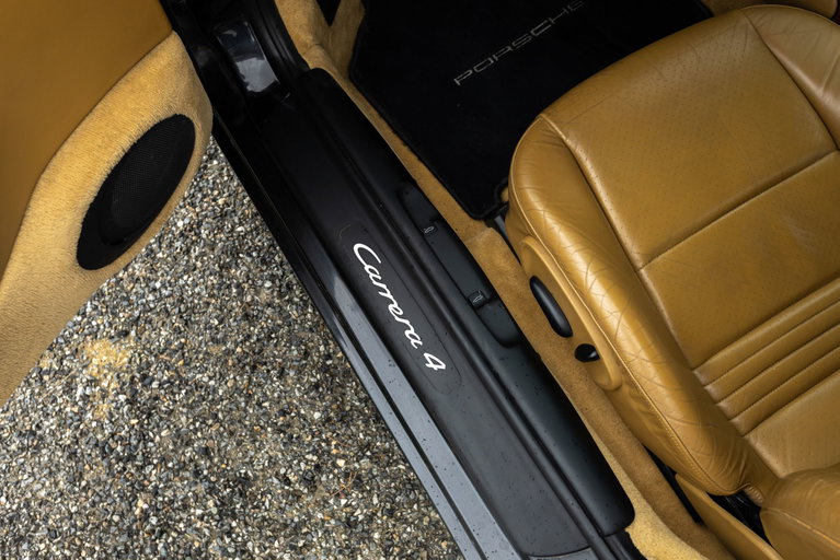 Porsche 996 Carrera 4