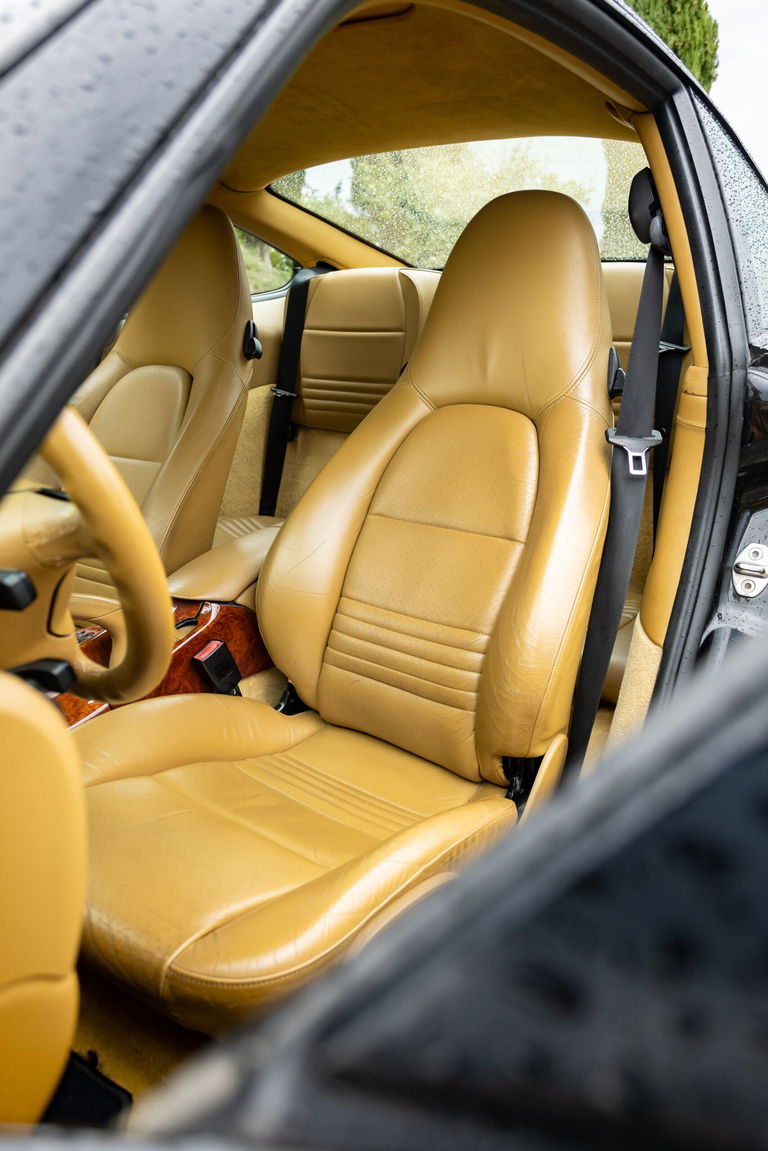 Porsche 996 Carrera 4