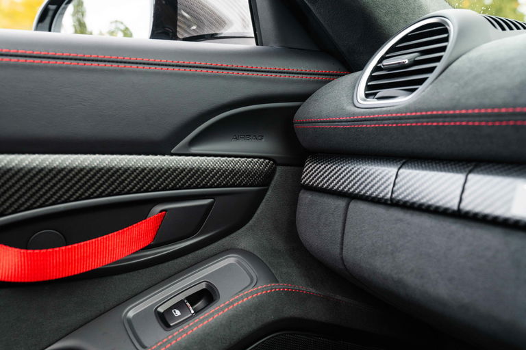 Porsche 718 Spyder RS