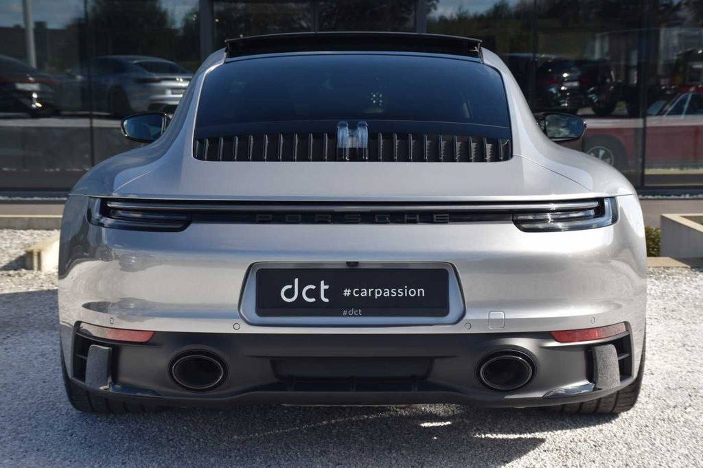Porsche 992 Carrera 4 GTS