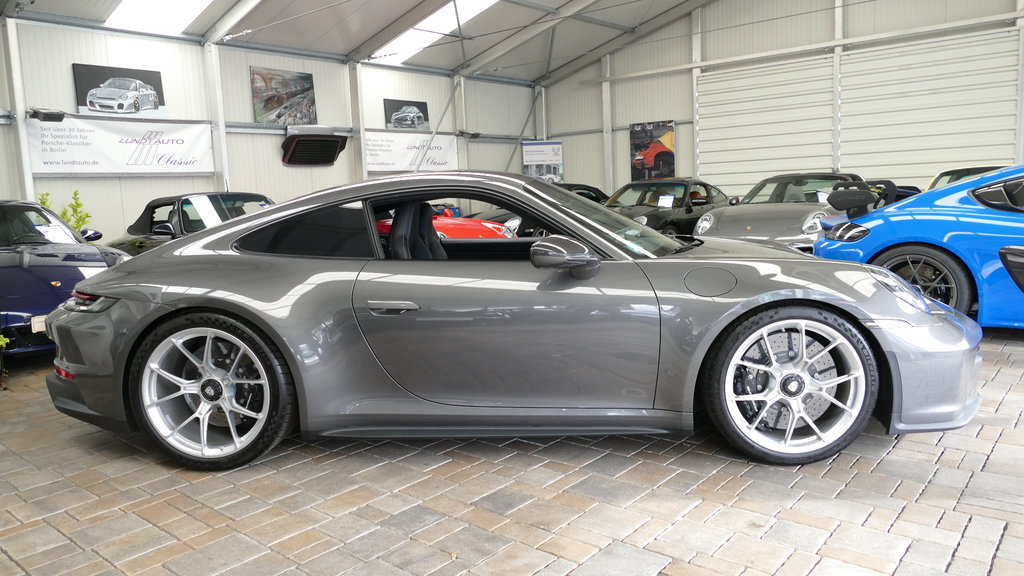 Porsche 992 GT3 Touring