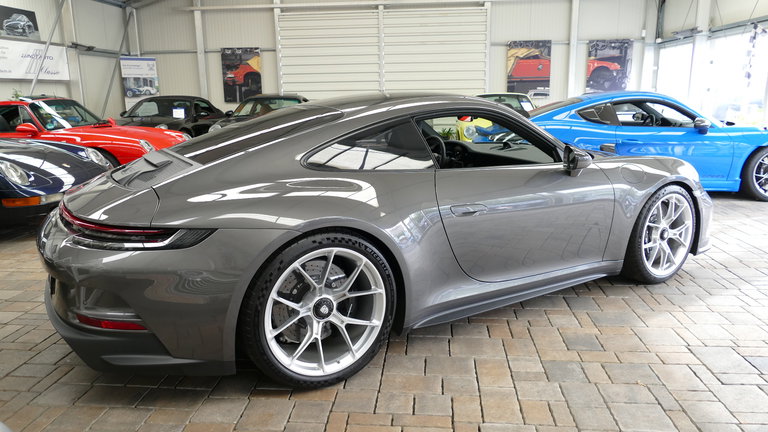 Porsche 992 GT3 Touring