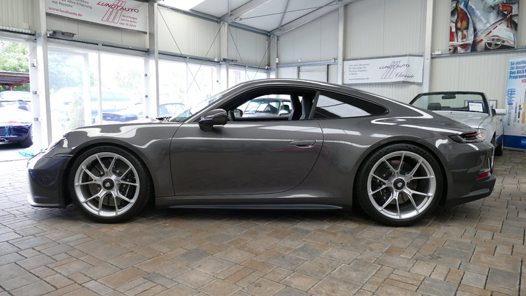 Porsche 992 GT3 Touring