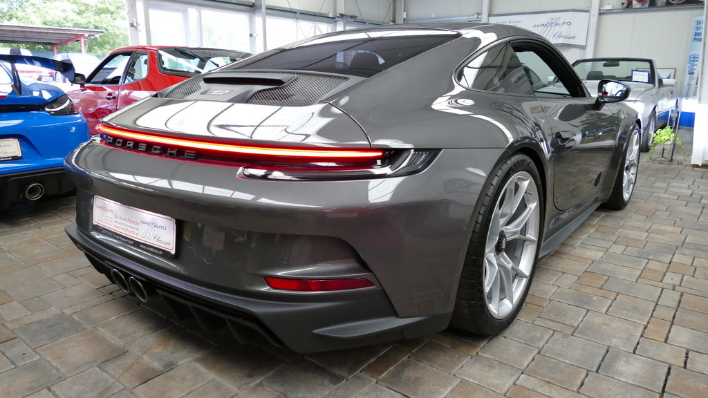 Porsche 992 GT3 Touring