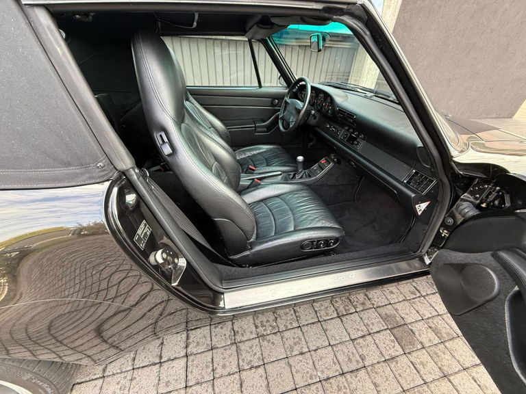 Porsche 993 Carrera 4