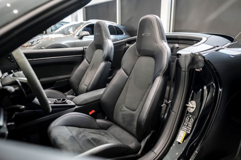 Porsche 992 Carrera GTS